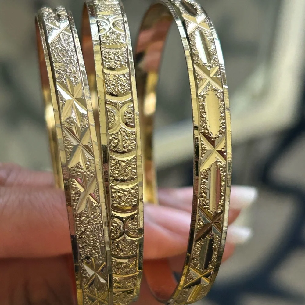 Hawaiian Gold Bangle Set - Picture 8 of 8